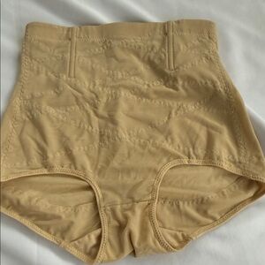 High-Waist Shaping Briefs in Nude medical grade shaping LARGE